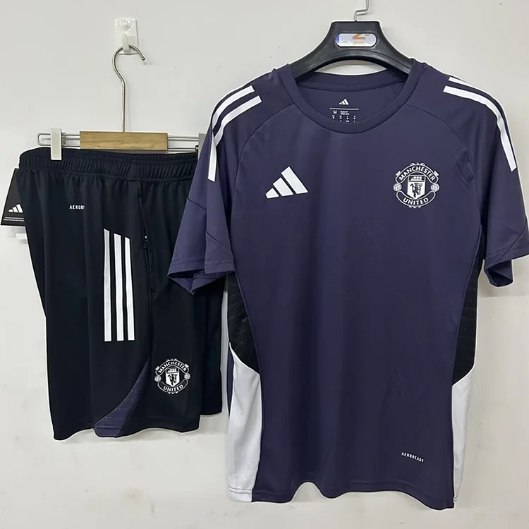 Manchester United 25/26 Purple Training Jersey【Top + Shorts】