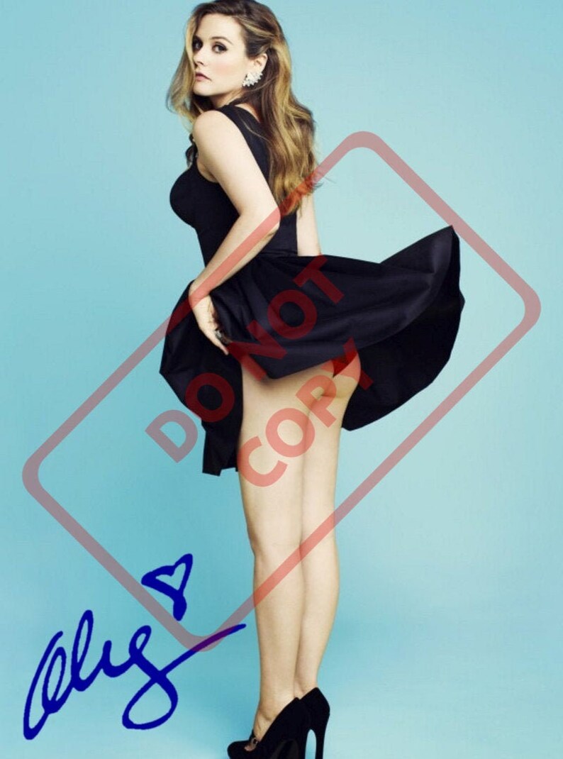 Alicia Silverstone Sexy 8.5x11 Autographed Signed Reprint Photo Poster painting