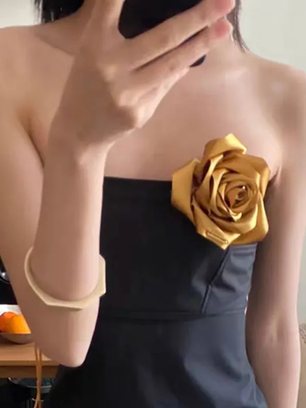 Floral-inspired Solid Color Brooch Accessory