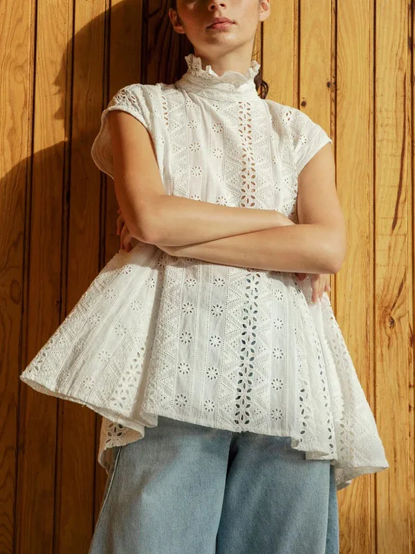Delicate Cutout Lace Sleeveless Women's Top