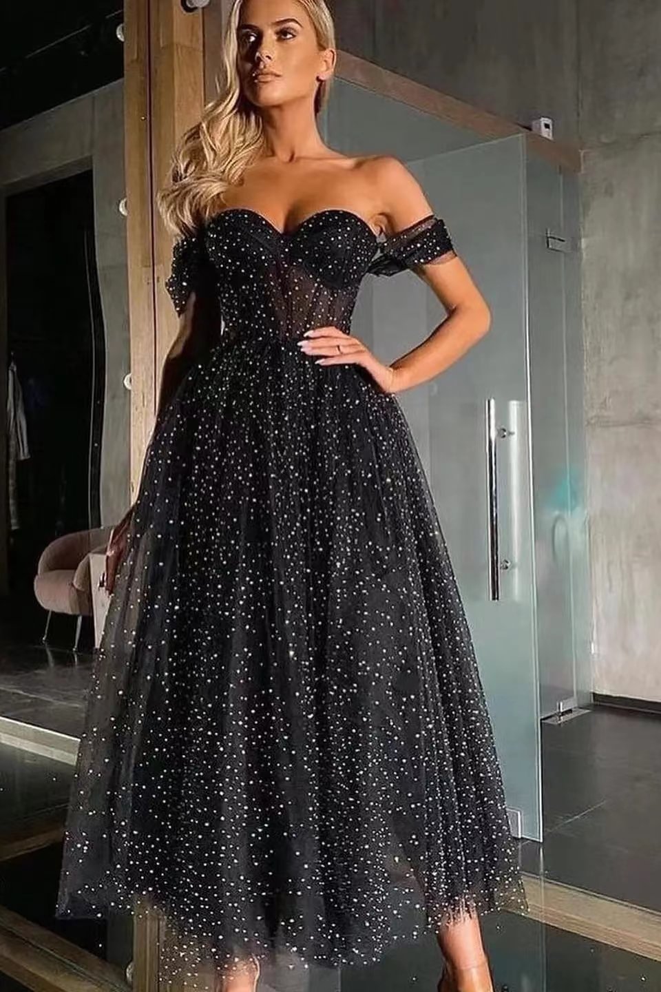 Black Off-The-Shoulder Sweetheart A-Line Beads Prom Dress With Tulle ED0266