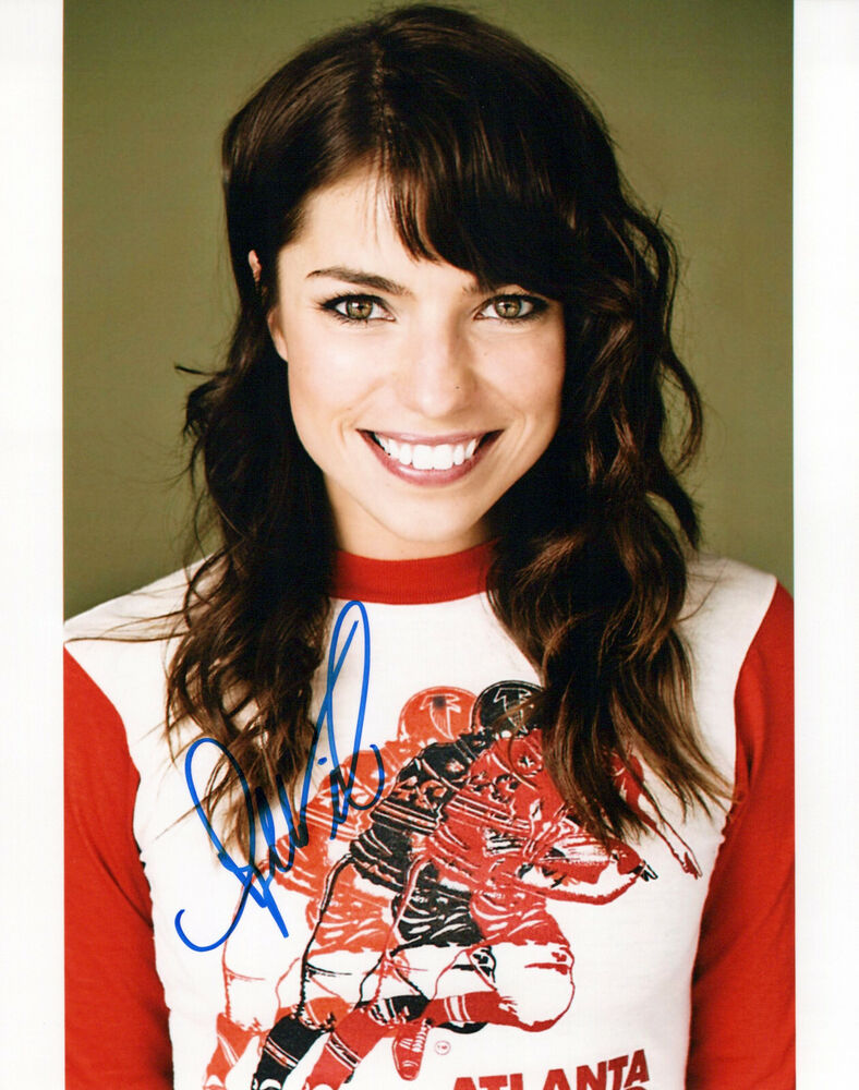 Angela Trimbur glamour shot autographed Photo Poster painting signed 8x10 #5