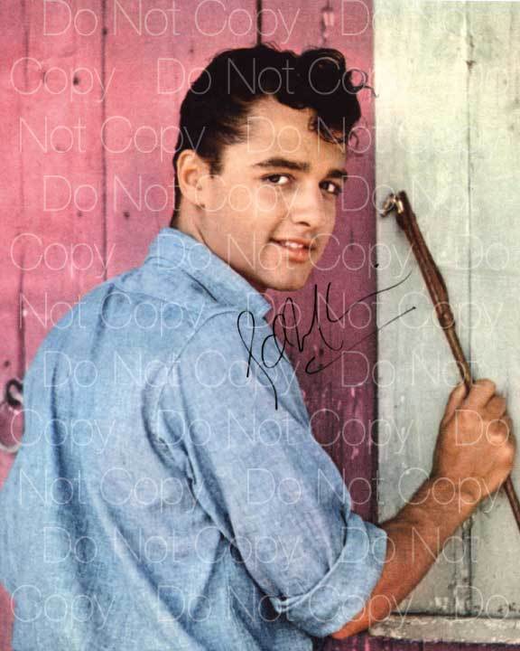 Sal Mineo signed sexy 8X10 Photo Poster painting picture poster autograph RP