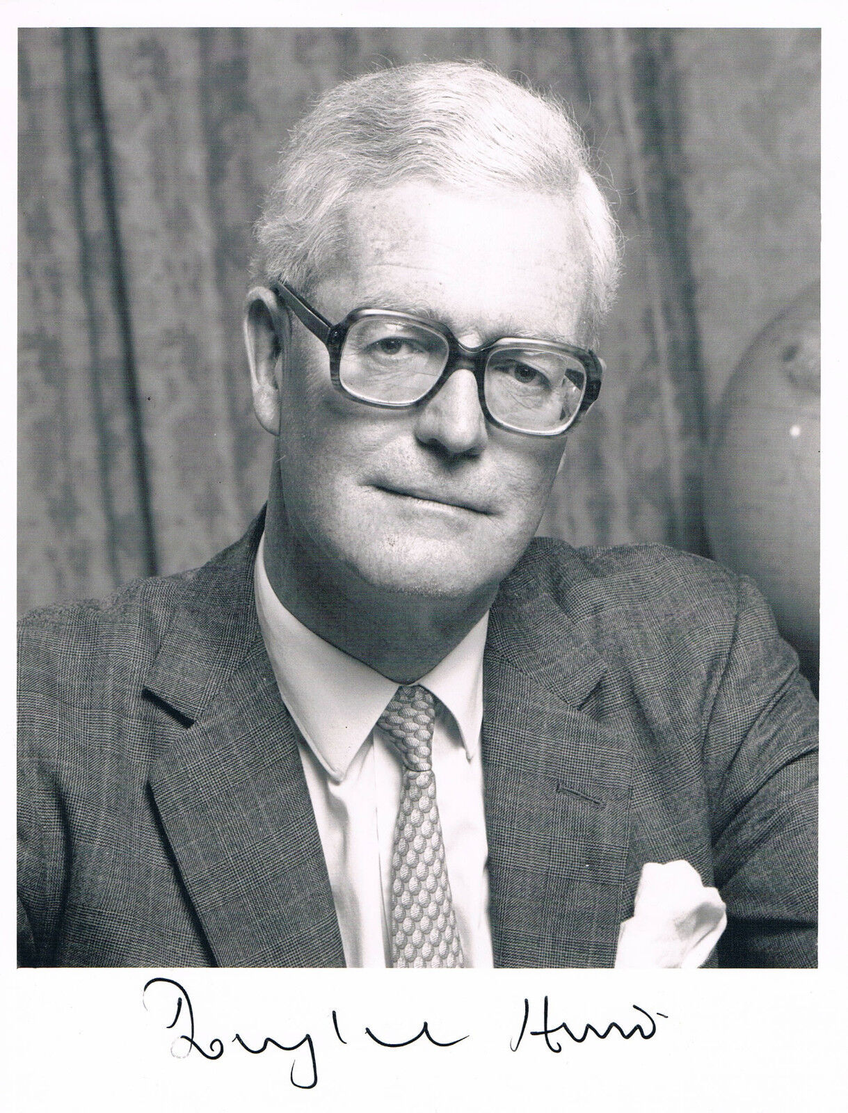 United Kingdom Northern Ireland Douglas Hurd 1930- autograph signed Photo Poster painting 6.5x8.