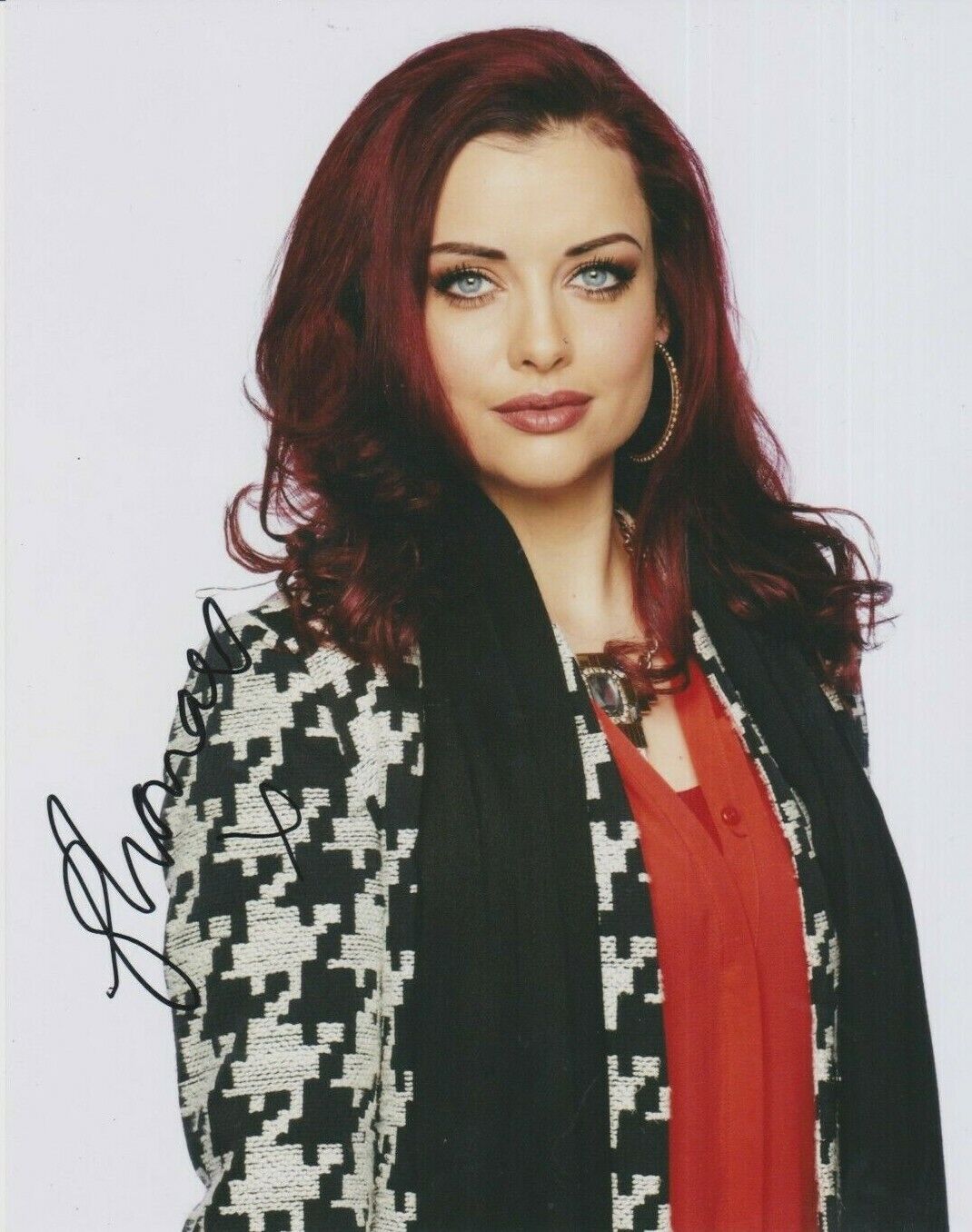 Shona McGarty **HAND SIGNED** 10x8 Photo Poster painting ~ Eastenders (Whitney Dean)