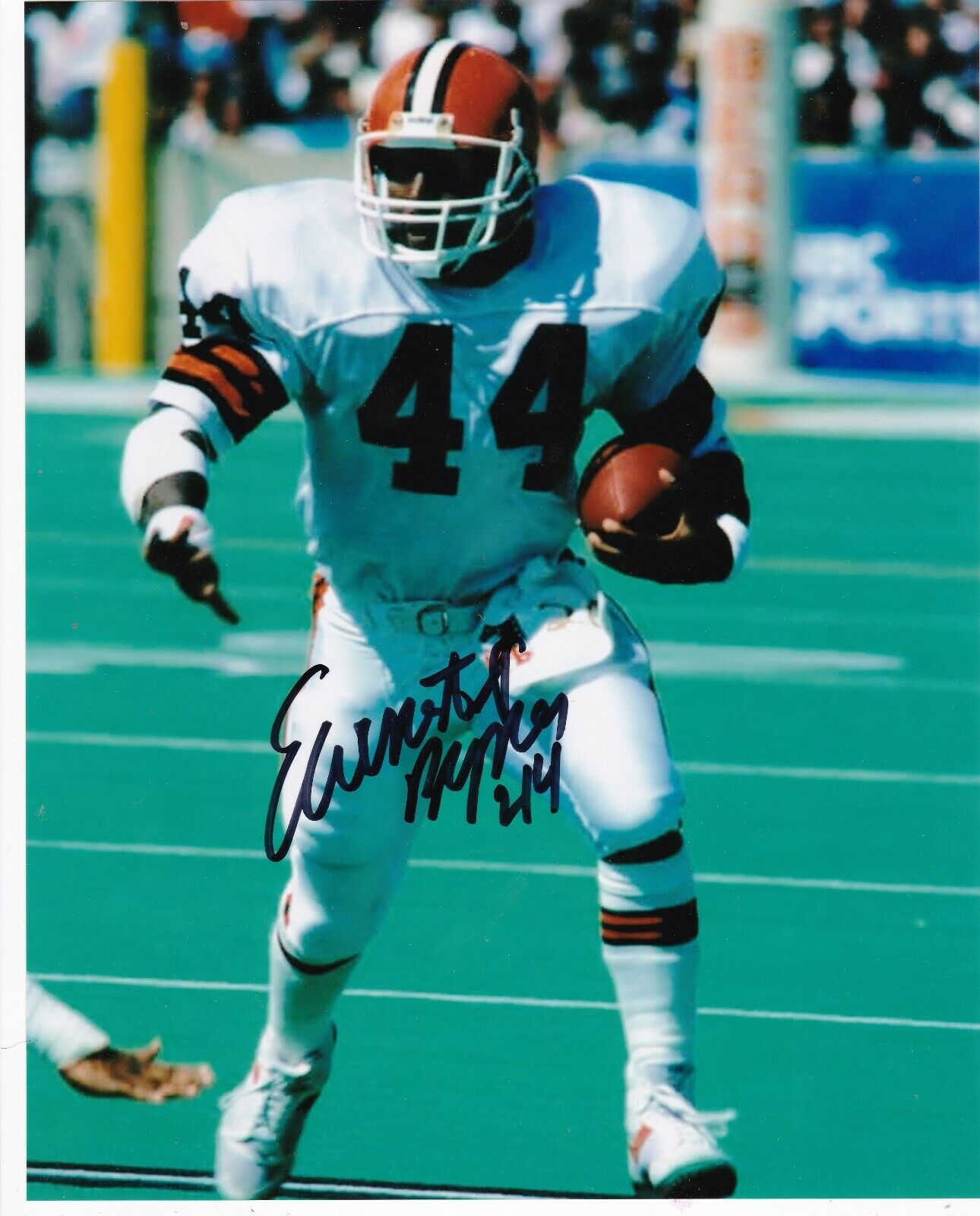 EARNEST BYNER CLEVELAND BROWNS ACTION SIGNED 8X10