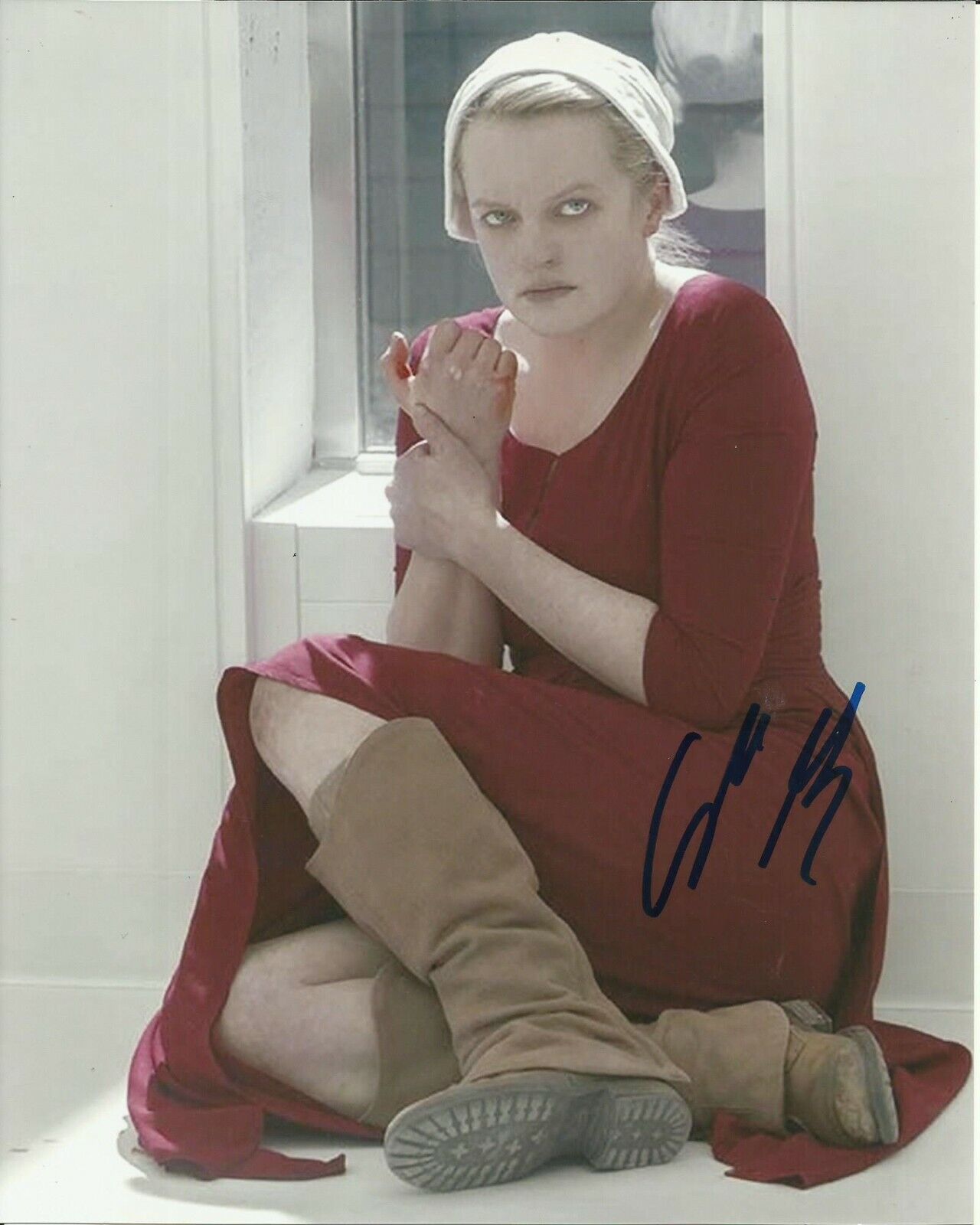 ELISABETH MOSS SIGNED THE HANDMAIDS TALE Photo Poster painting UACC REG 242 (7)