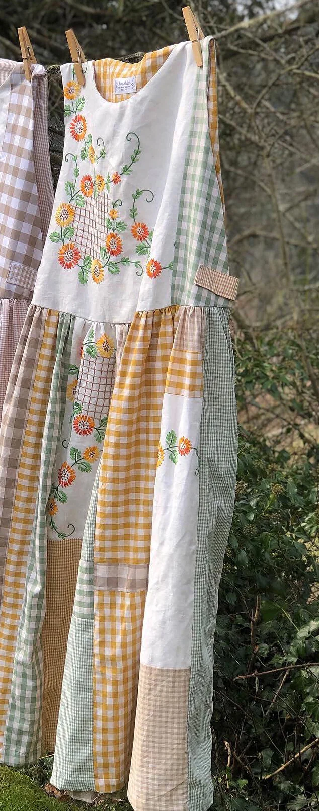 Simpfit Ärmelloses Nachahmung aus Baumwolle und Leinenkleid mit Retro-Karomuster und Blumenpatch für Damen