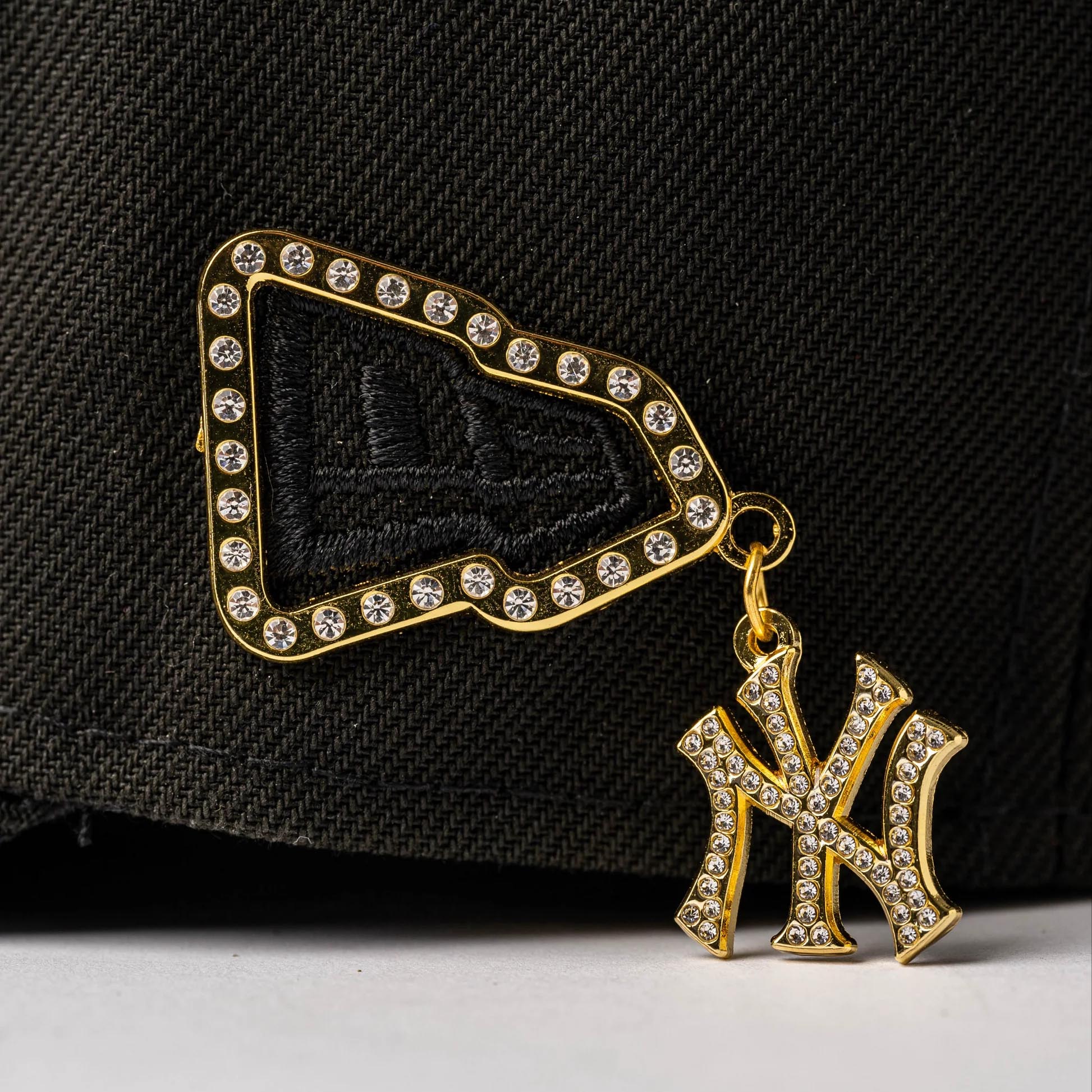 PIN BORDE DORADO NY