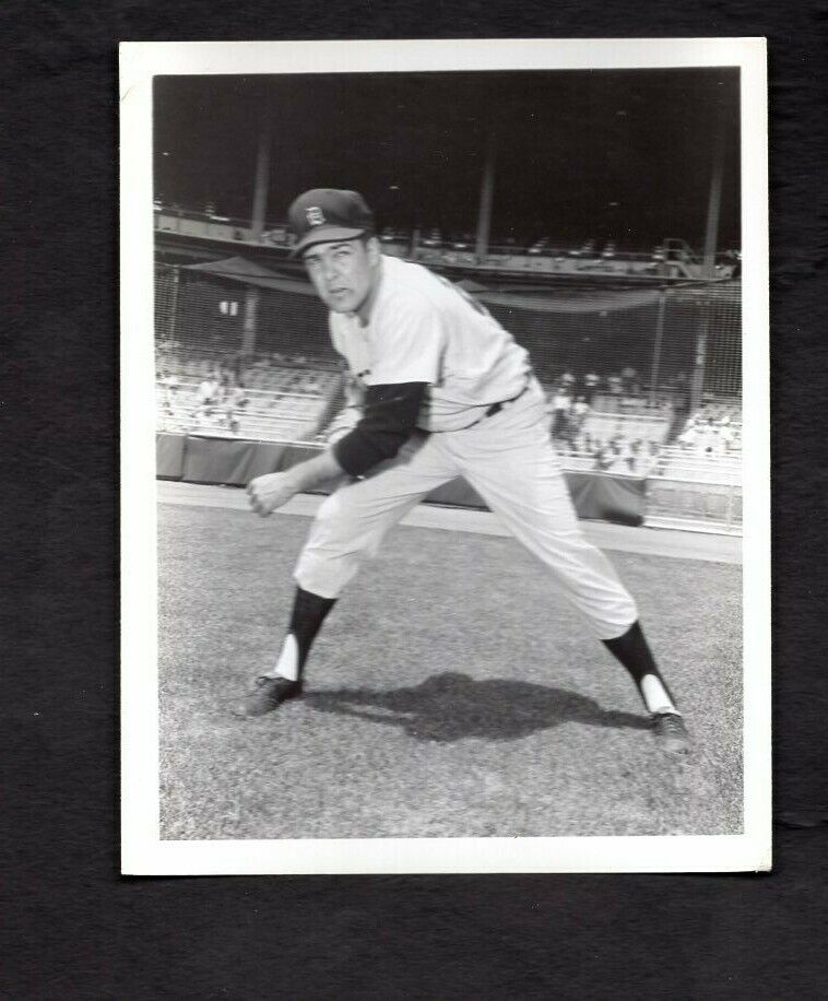 Hal Woodeshick 1961 Type I Louis Requena Press Original Photo Poster painting Detroit Tigers