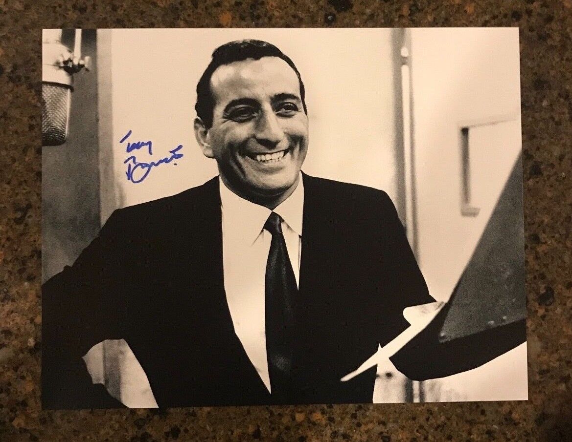 * TONY BENNETT * signed autographed 11x14 Photo Poster painting *I LEFT MY HEART IN SAN FRAN * 1