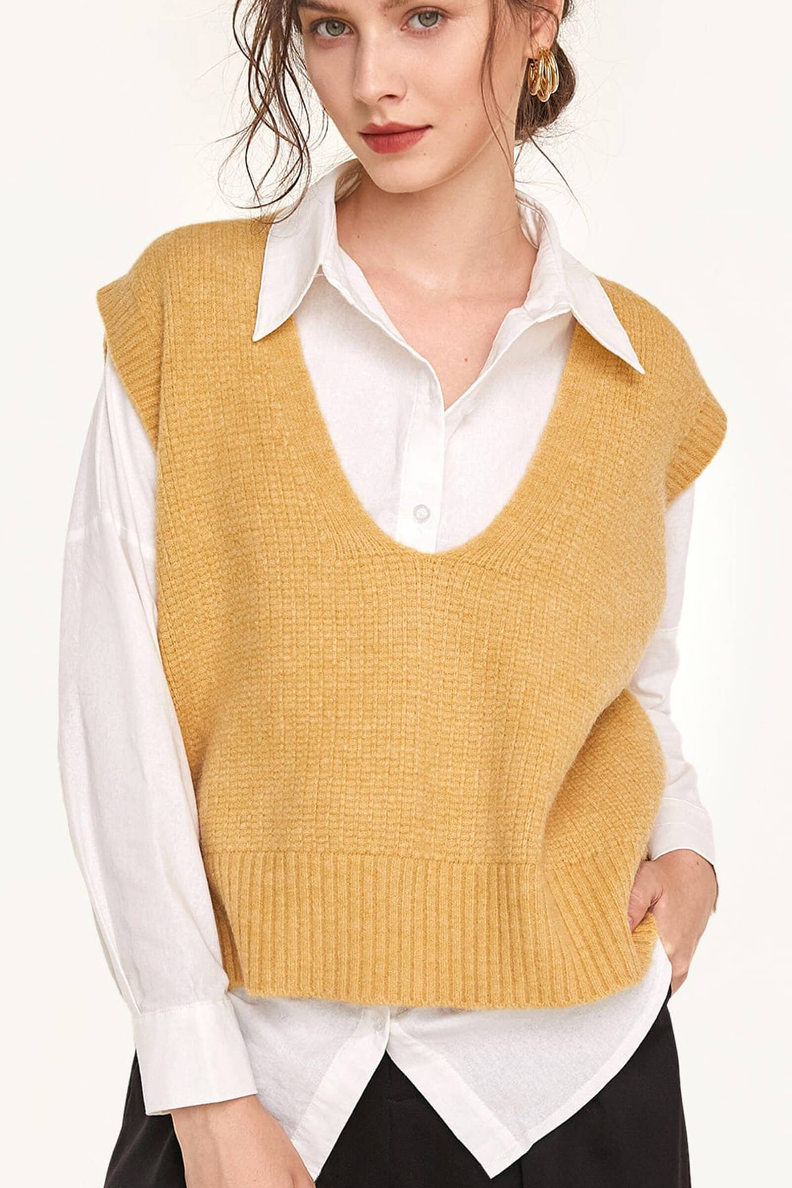 Golden Rod V-Neck High-Low Knitted Vest | J.ING Sweaters