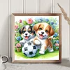 Zwei Hunde im Gras und Fußball - Rundbohrer Diamantmalerei - 30*30cm
