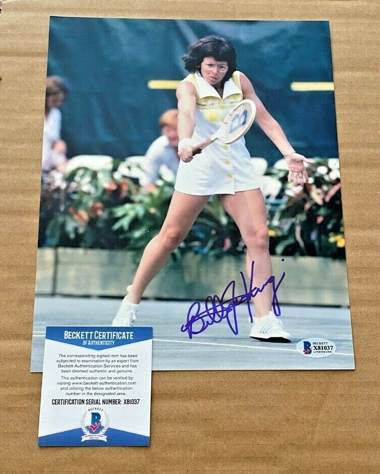 BILLIE JEAN KING SIGNED TENNIS 8X10 Photo Poster painting BECKETT CERTIFIED WIMBLEDON #5