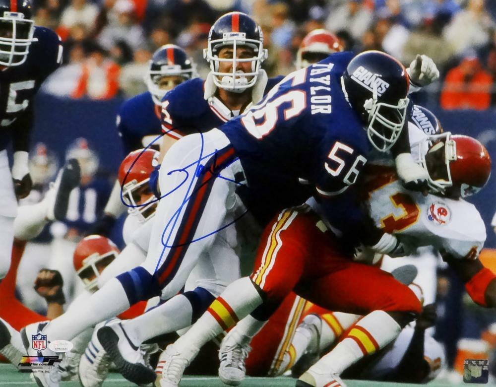 Lawrence Taylor Signed NY Giants 16x20 Tackling Vs Chiefs Photo Poster painting - JSA W Auth