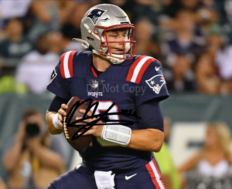 Mac Jones Signed Photo Poster painting 8X10 rp Autographed Picture New England Patriots Sensational Rookie QB