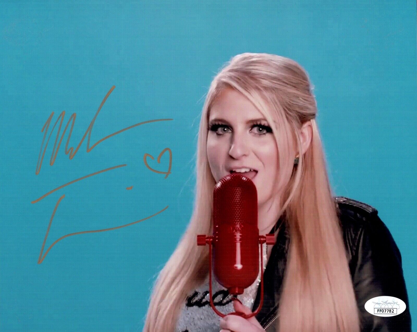 MEGHAN TRAINOR Signed GRAMMY WINNER 8x10 Photo Poster painting SINGER Autograph JSA COA