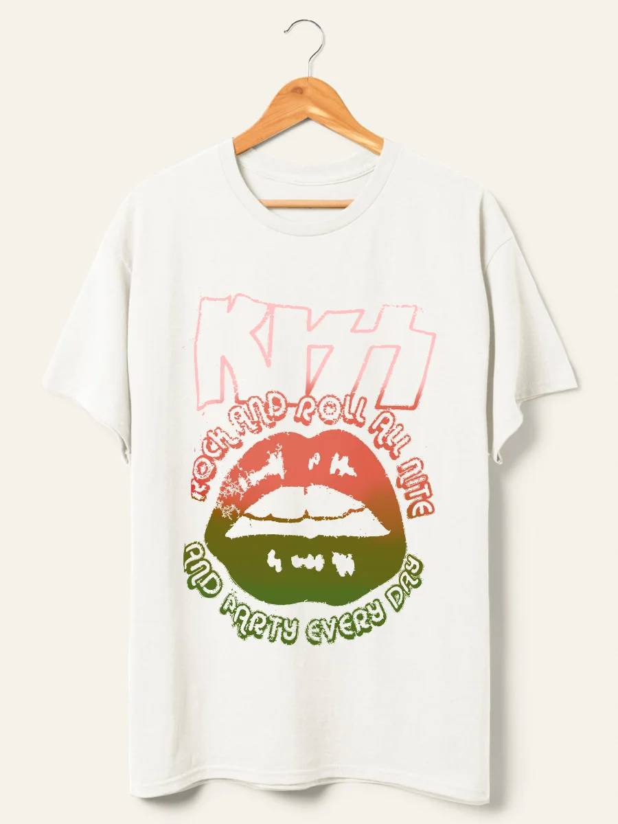 Oversized Vintage Kiss Rock And Roll Distressed Graphic Tee ctolen