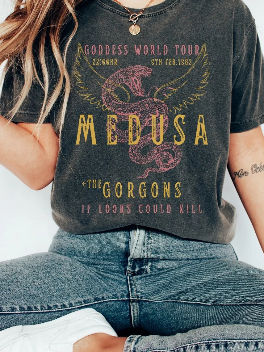 Vintage Medusa Distressed Snake Band T-shirt / DarkAcademias /Darkacademias