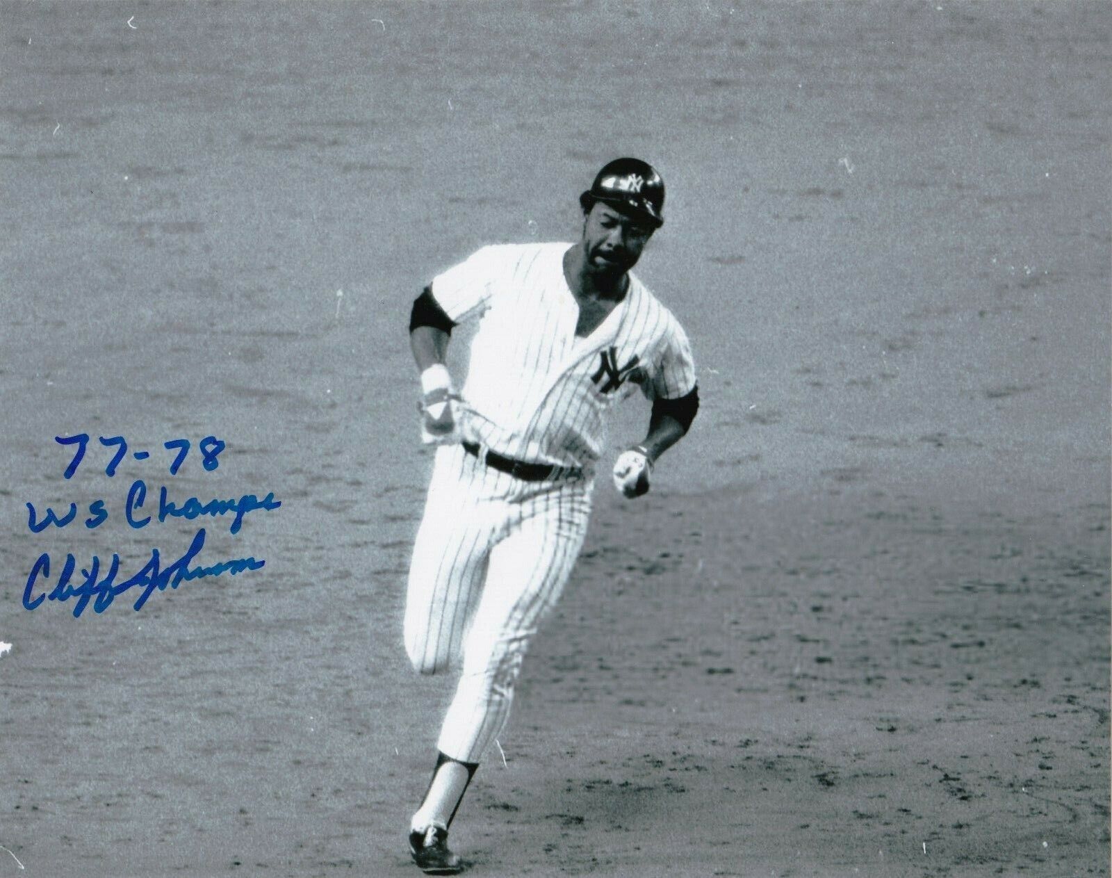 CLIFF JOHNSON NEW YORK YANKEES 1977,78 WS CHAMPS ACTION SIGNED 8x10