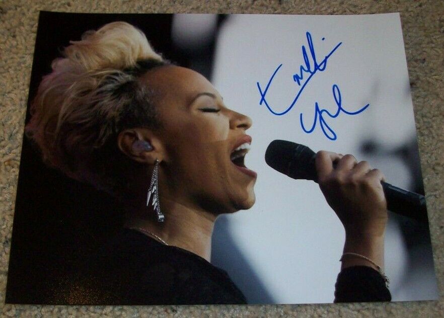 EMELI SANDE SIGNED AUTOGRAPH OUR VERSION OF EVENTS 8x10 Photo Poster painting C w/PROOF