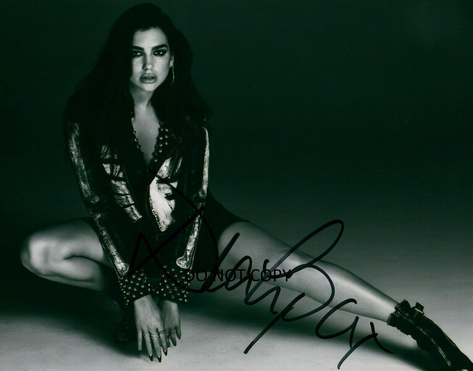 Dua Lipa Black & White Signed 8x10 Autographed Photo Poster painting Sexy Singer Pop REPRINT