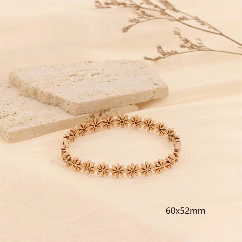 Elegant Minimalist Daisy Stainless Steel 18K Gold Plated Bangle In Bulk