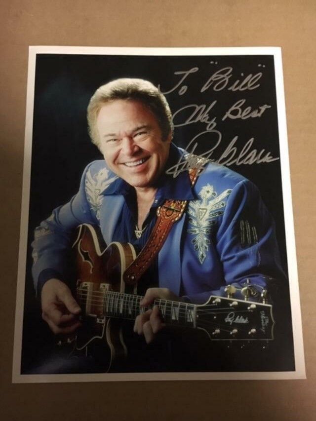 Roy Clark Original Boldly Signed 8x10 Stunning Photo Poster painting COA