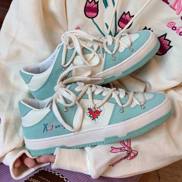 Pearl Flower Embroidery Beige/Green/Purple Sneakers BE846
