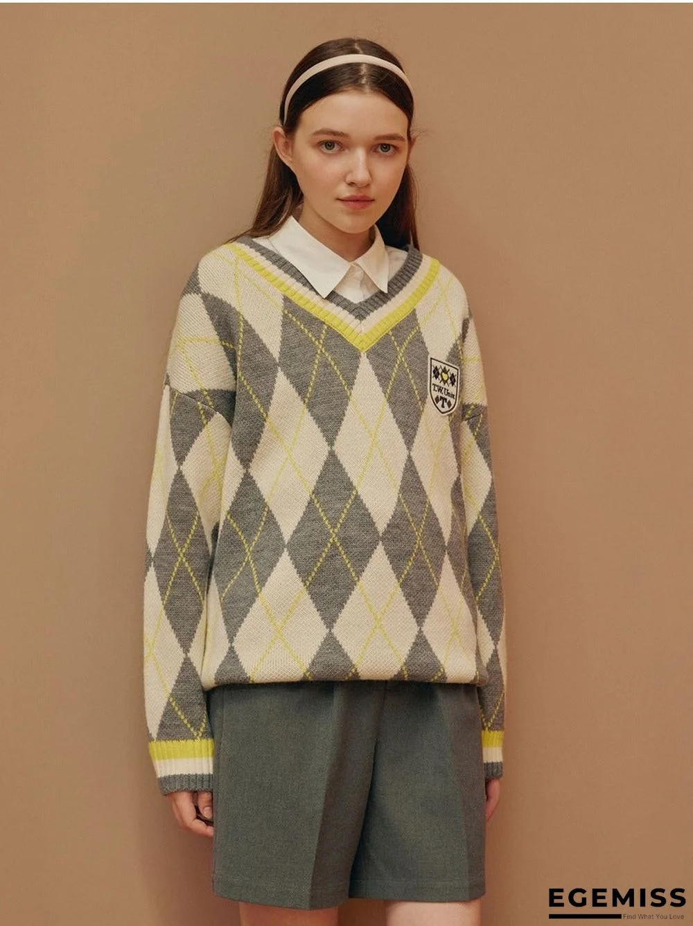 College Style Lingge V-neck Sweater | EGEMISS