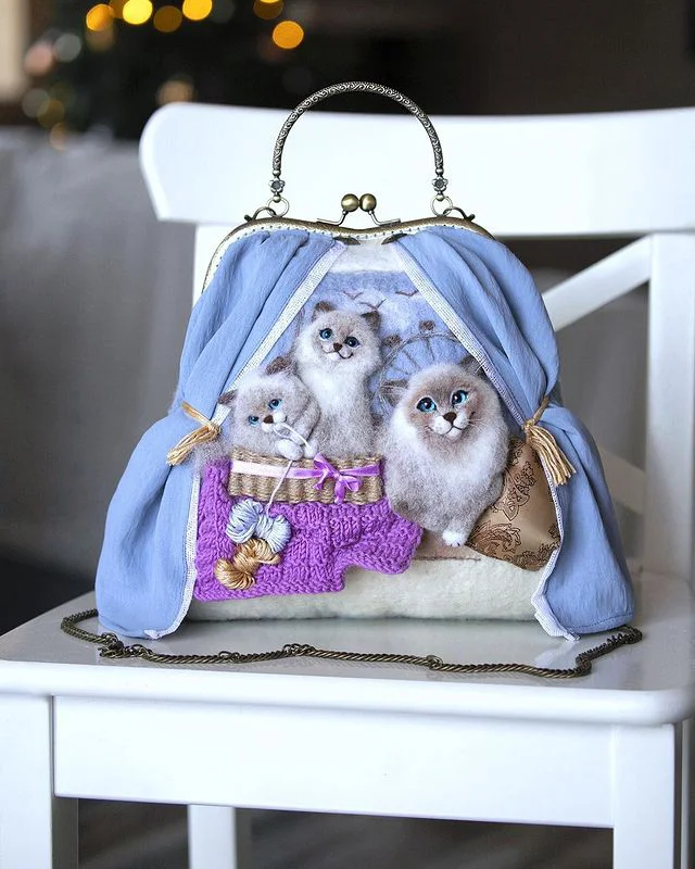 Tale-Handbag “Cat home"