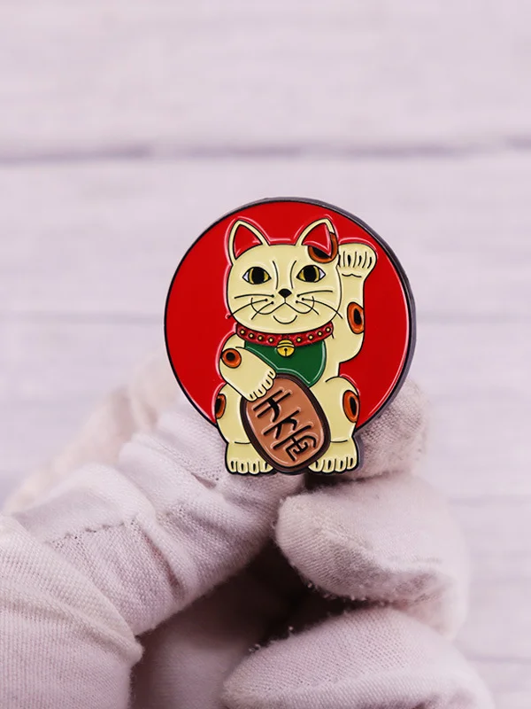 Cartoon Japanese Fortune Cat Pattern Pin Brooch