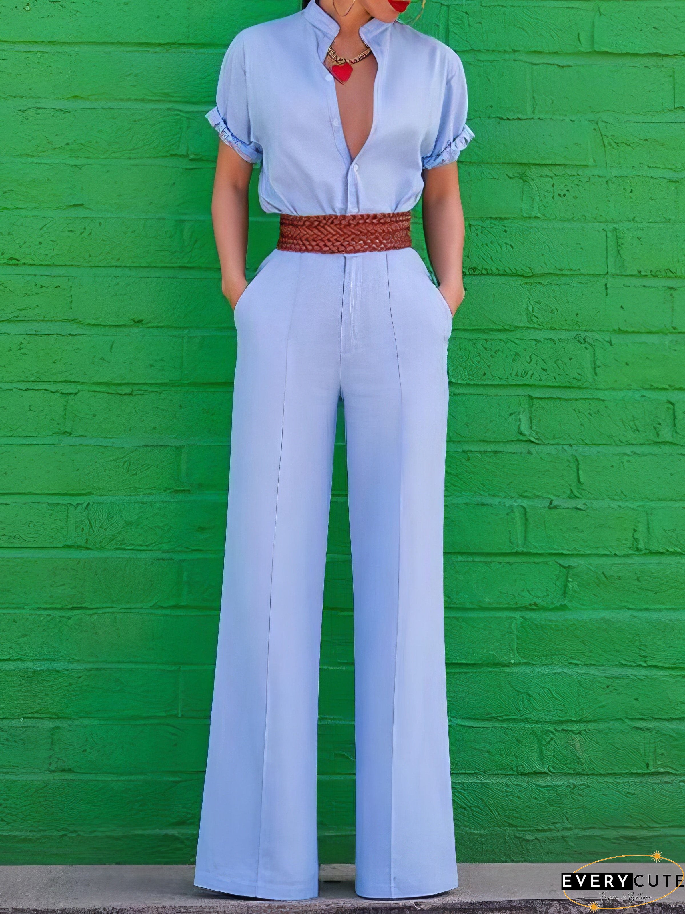 Chic V-neck Short-sleeved Jumpsuit