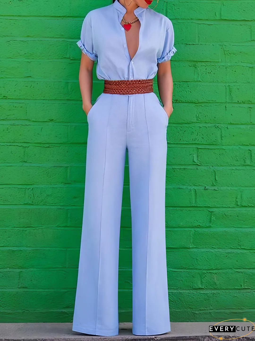 Chic V-neck Short-sleeved Jumpsuit