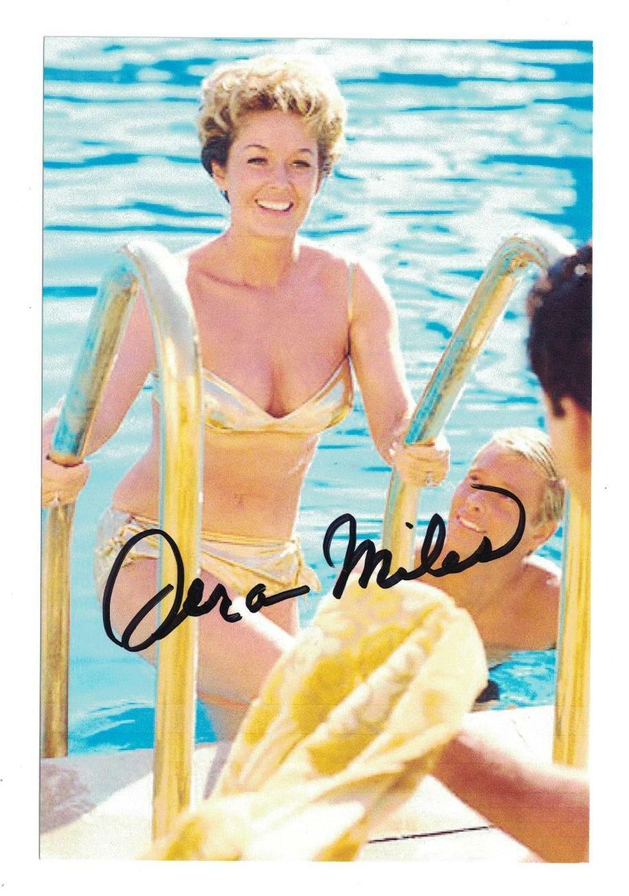 Vera Miles Signed Autographed 4 x 6 Photo Poster painting Actress Sexy A