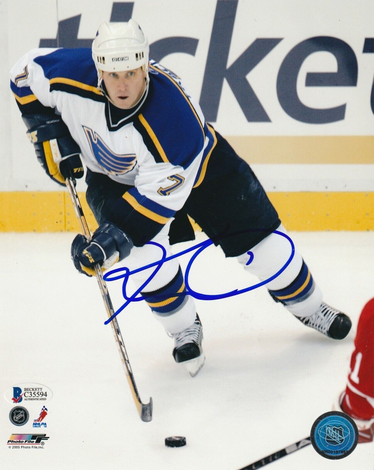 KEITH TKACHUK Signed St. Louis BLUES 8x10 Photo Poster painting with Beckett COA