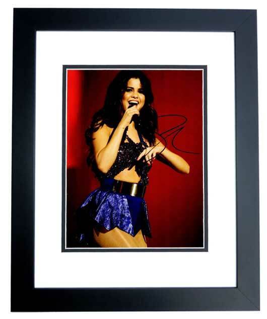 Selena Gomez Signed - Autographed Sexy Singer - Actress 8x10 inch Photo Poster painting FRAMED