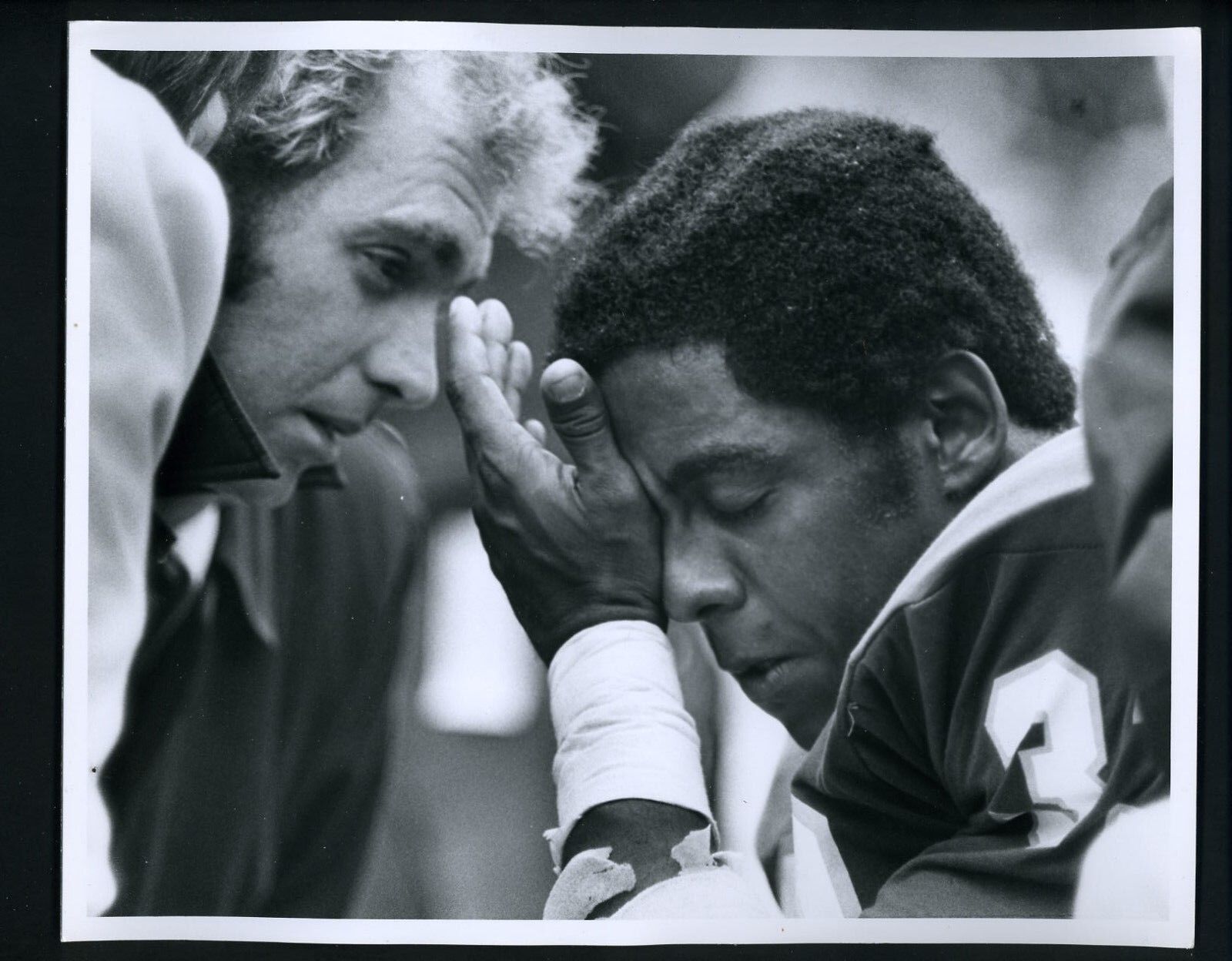 Tony Dorsett & Pitt Panthers Trainer Tim Kevin 1976 Press Photo Poster painting Dallas Cowboys