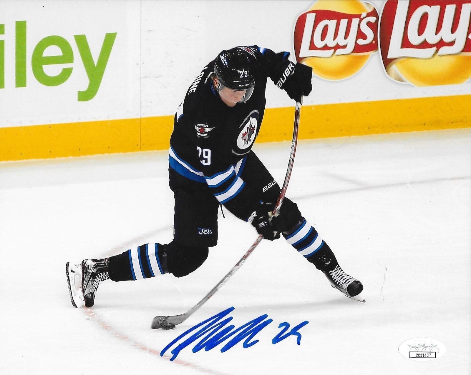 Patrik Laine signed Winnipeg Jets 8x10 Photo Poster painting autographed JSA