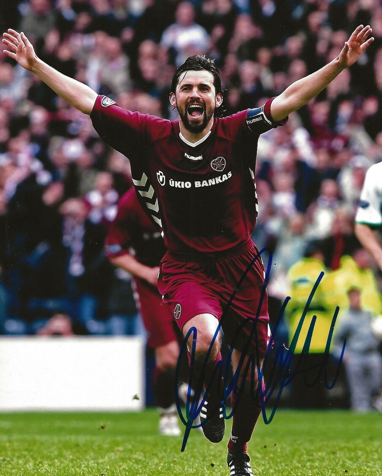 Paul Hartley Scotland signed Heart of Midlothian Hearts 8x10 Photo Poster painting autographed