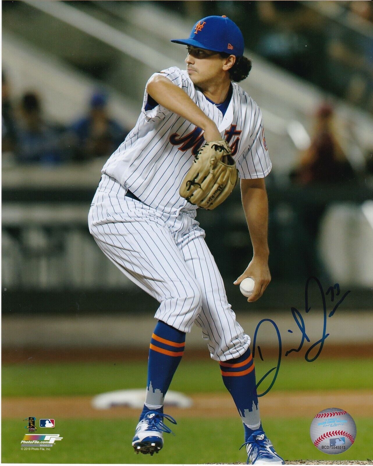 DANIEL ZAMORA NEW YORK METS ACTION SIGNED 8x10