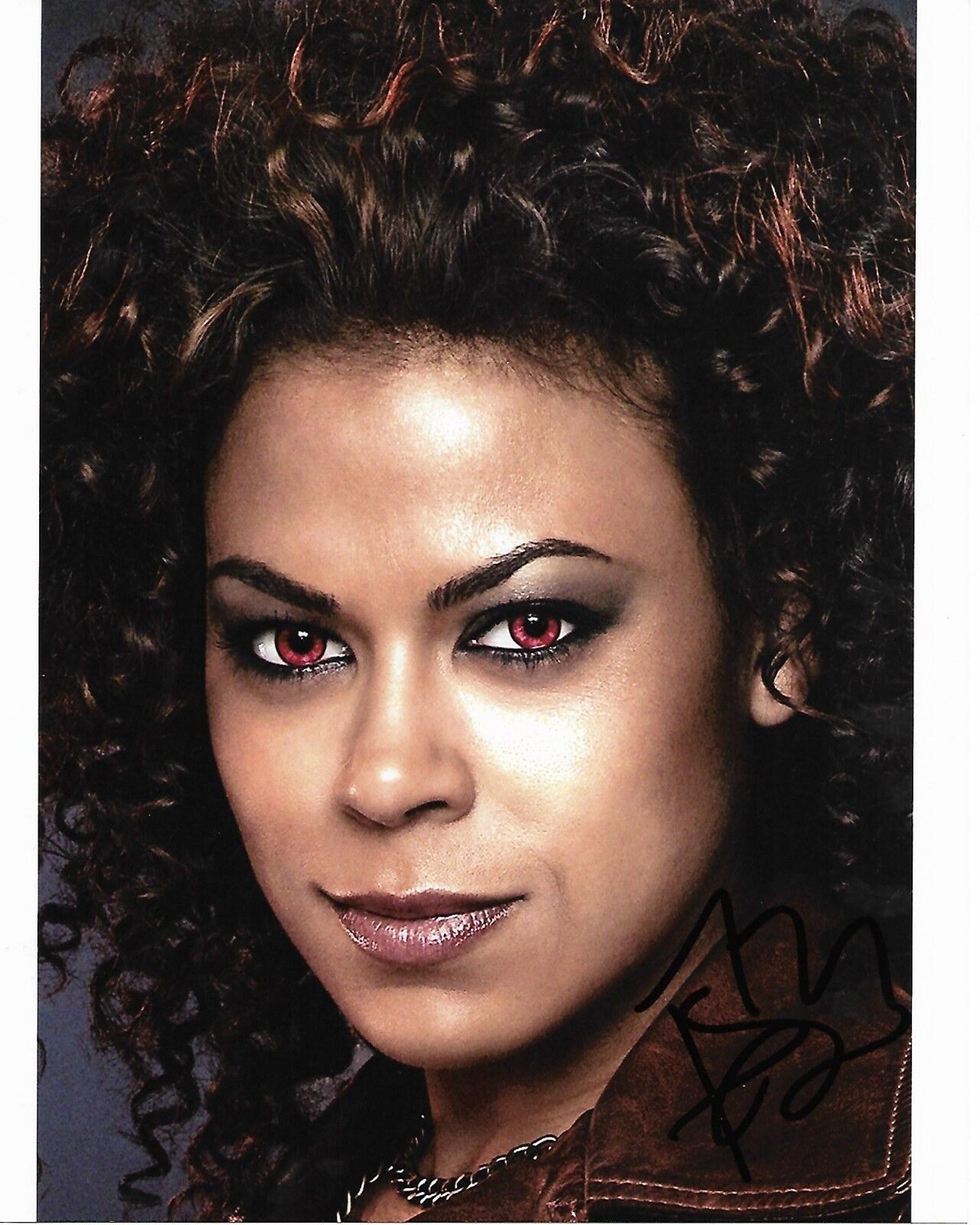 TONI TRUCKS TWILIGHT BREAKING DAWN 2 AUTOGRAPHED Photo Poster painting SIGNED 8X10 #1 MARY