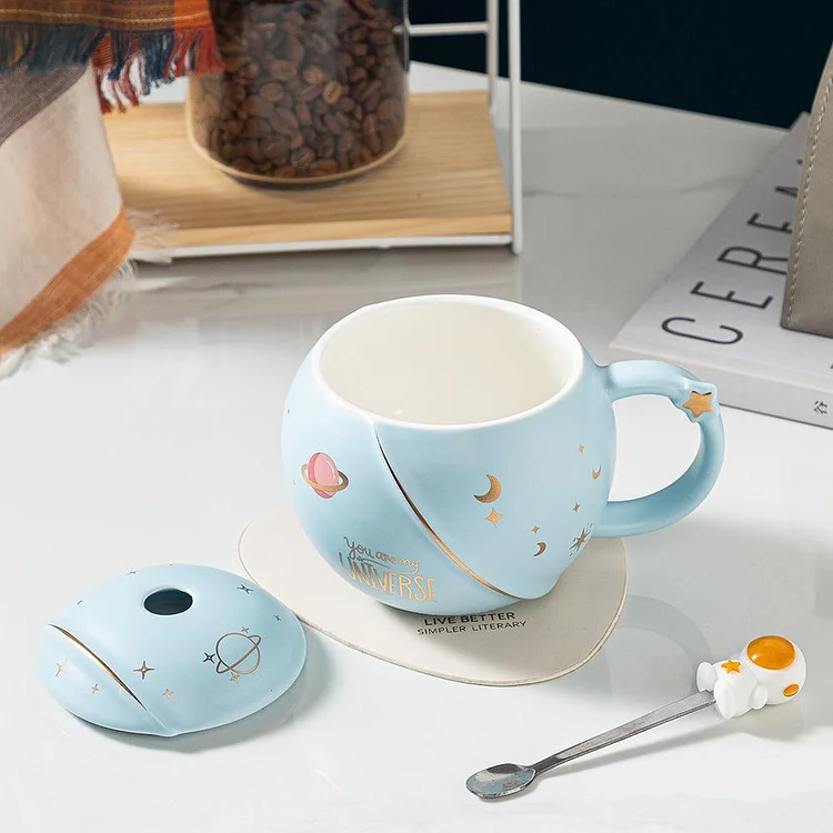 Creative Spaceman Planet Mug with Lid Spoon Round Ceramic Mug