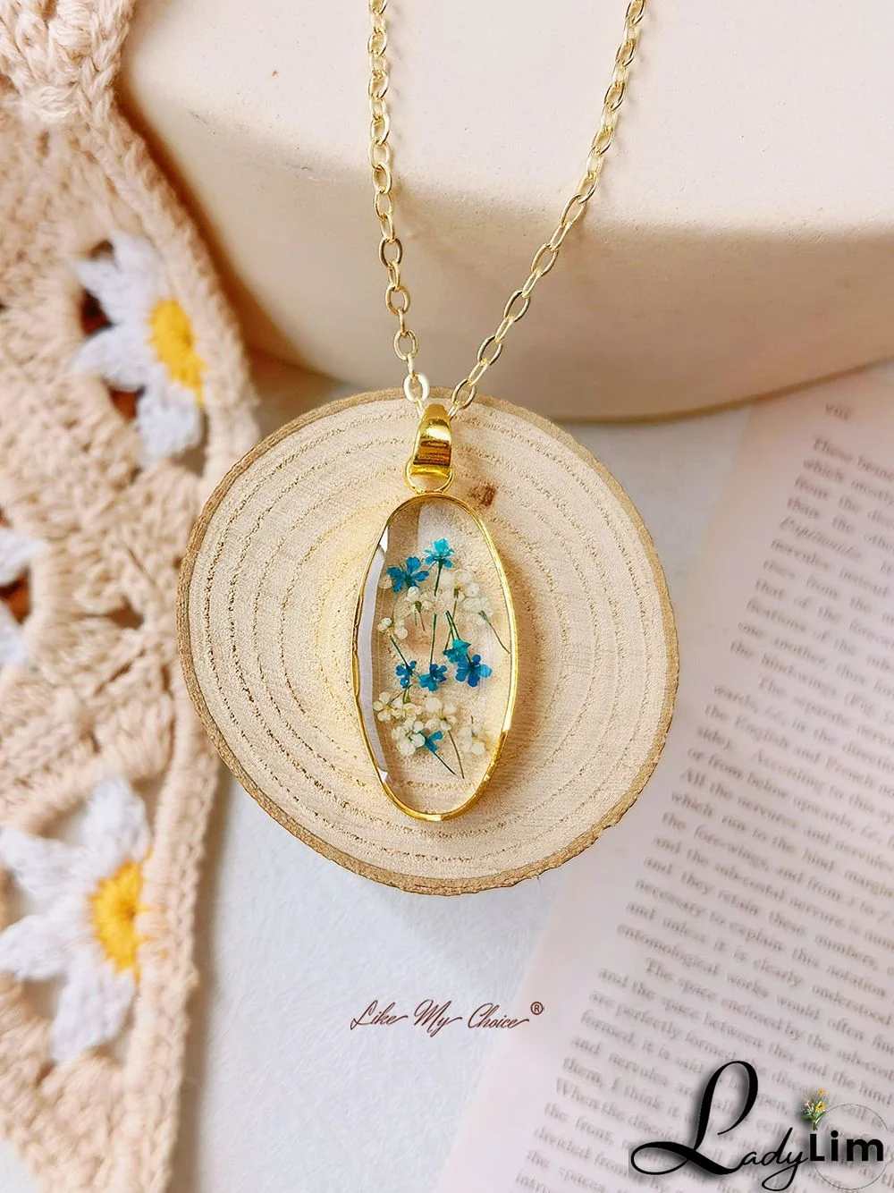 Mini Tulip Golden Oval Pendant  Natural Resin Necklace