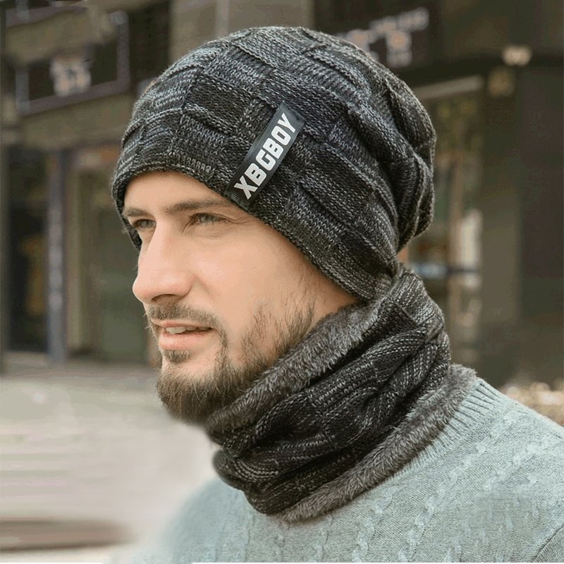 Men's knitted hat and scarf set
