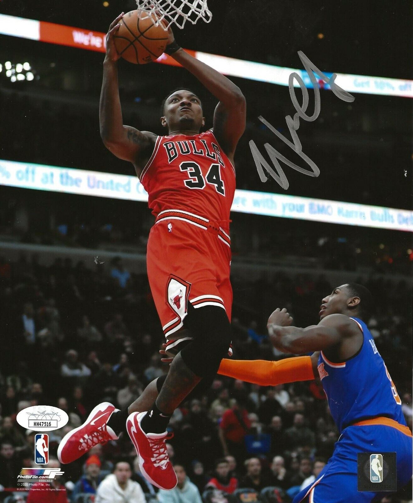 Wendell Carter Jr. signed Chicago Bulls 8x10 Photo Poster painting autographed 2 JSA