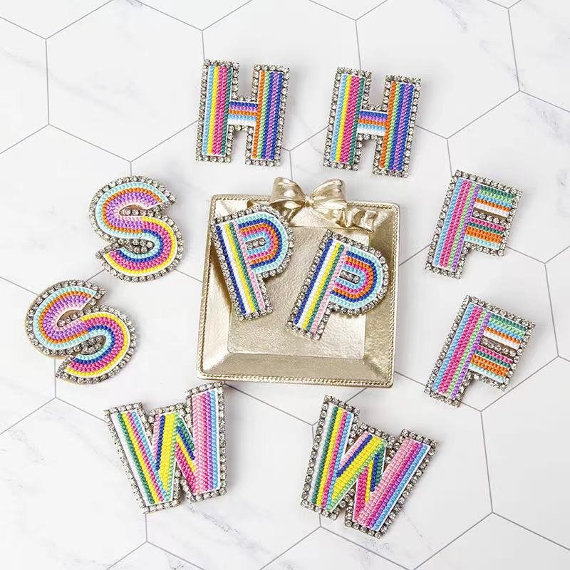 Fashion Jewelry 26 English DIY Name Letters Alphabet Rainbow Embroidery with Pin Ouch Beeding Womens Brooches Patches 12Pcs