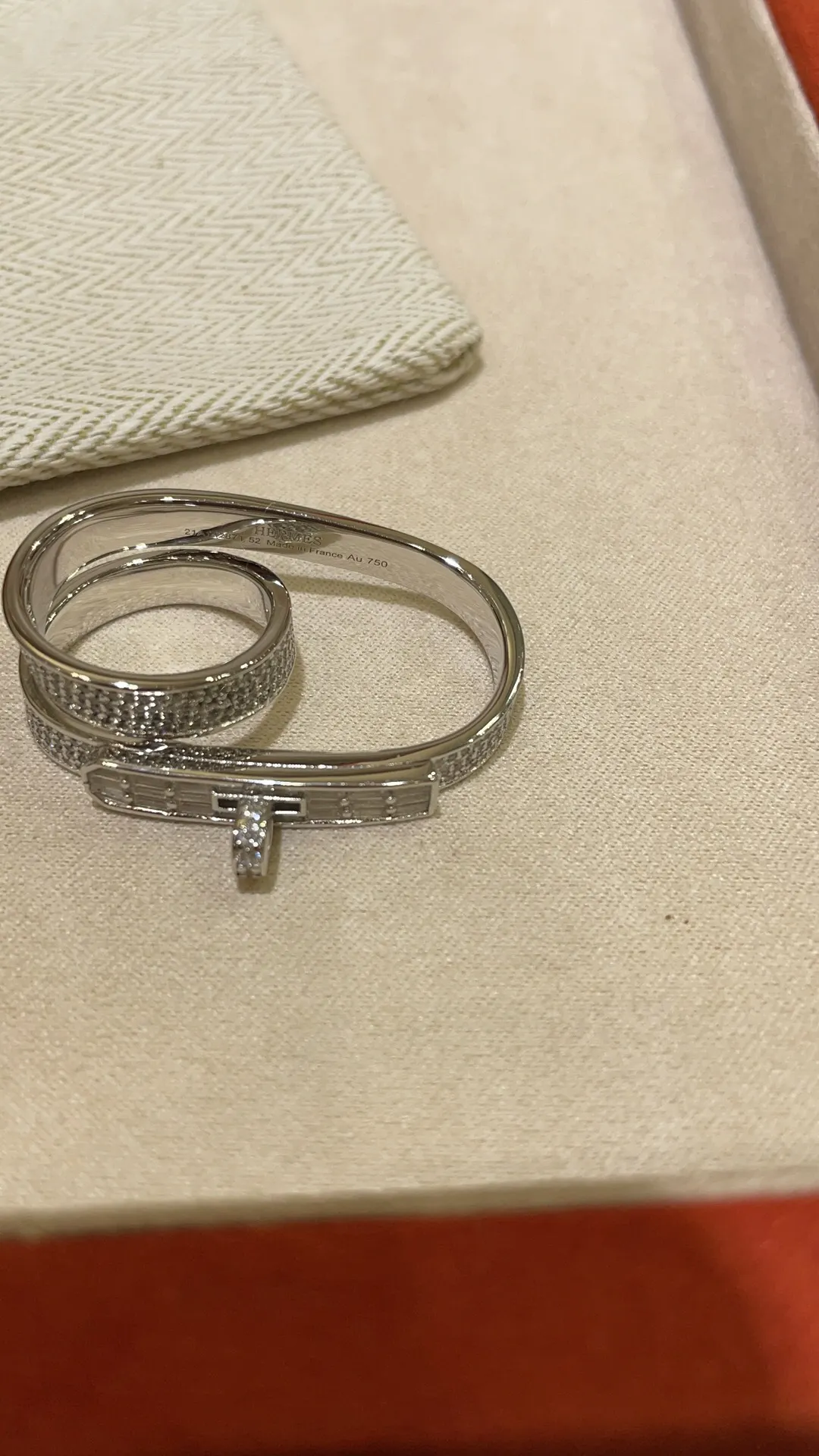 kellymorphose rhinestone double ring in white and gold