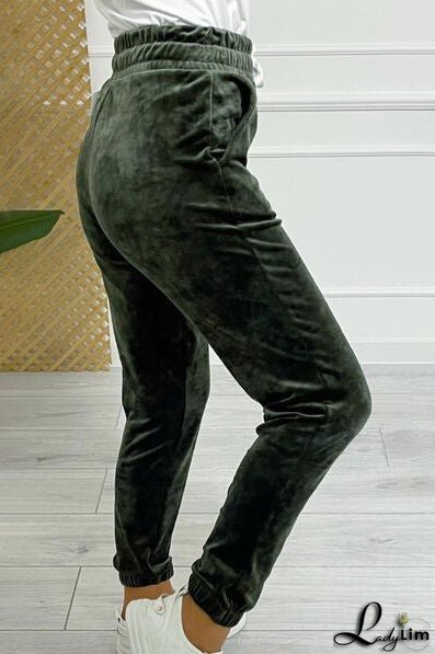 Fashionable and Minimalist garment