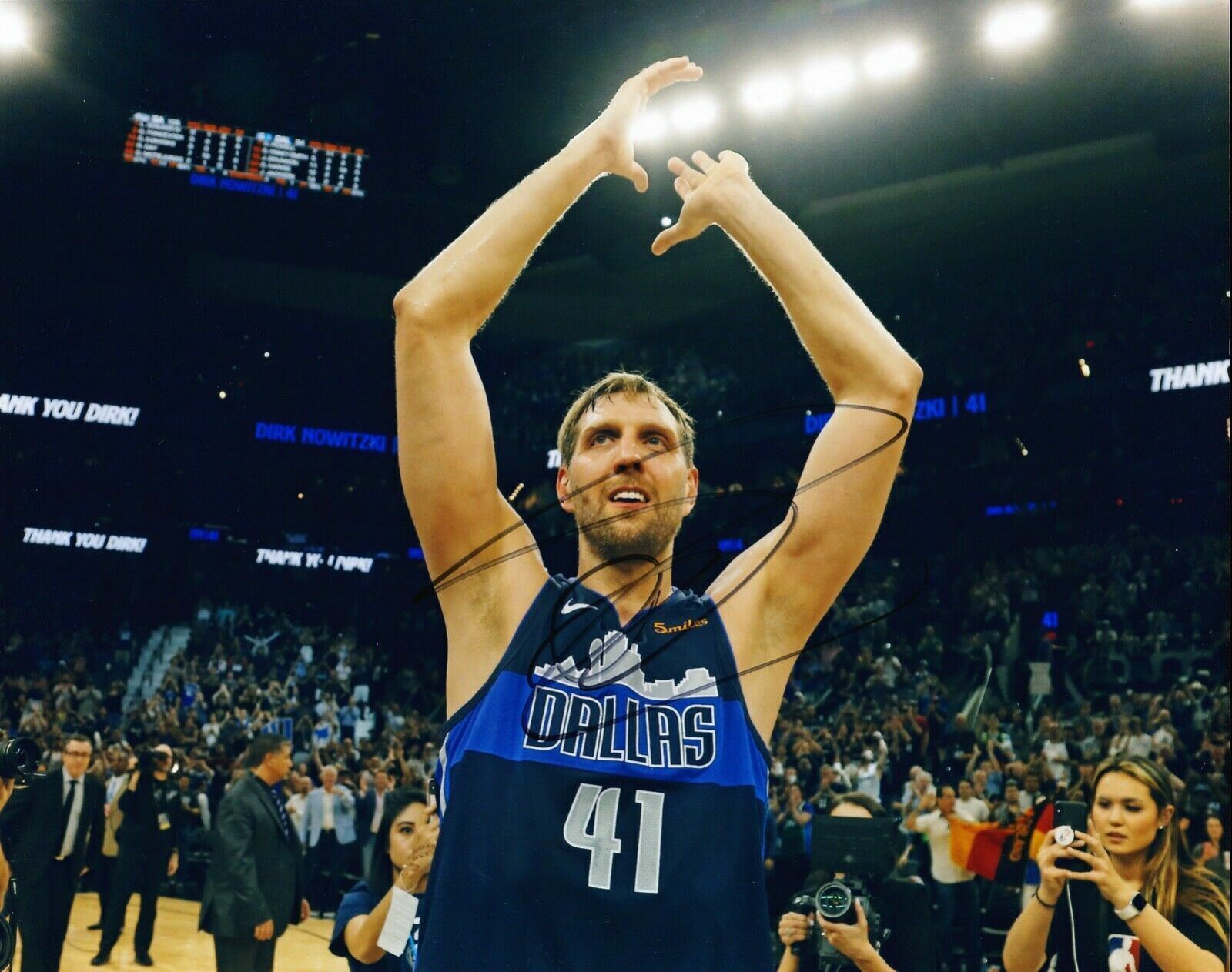 Dirk Nowitzki SIGNED 10X8 Photo Poster painting Dallas Mavericks AFTAL COA (B)